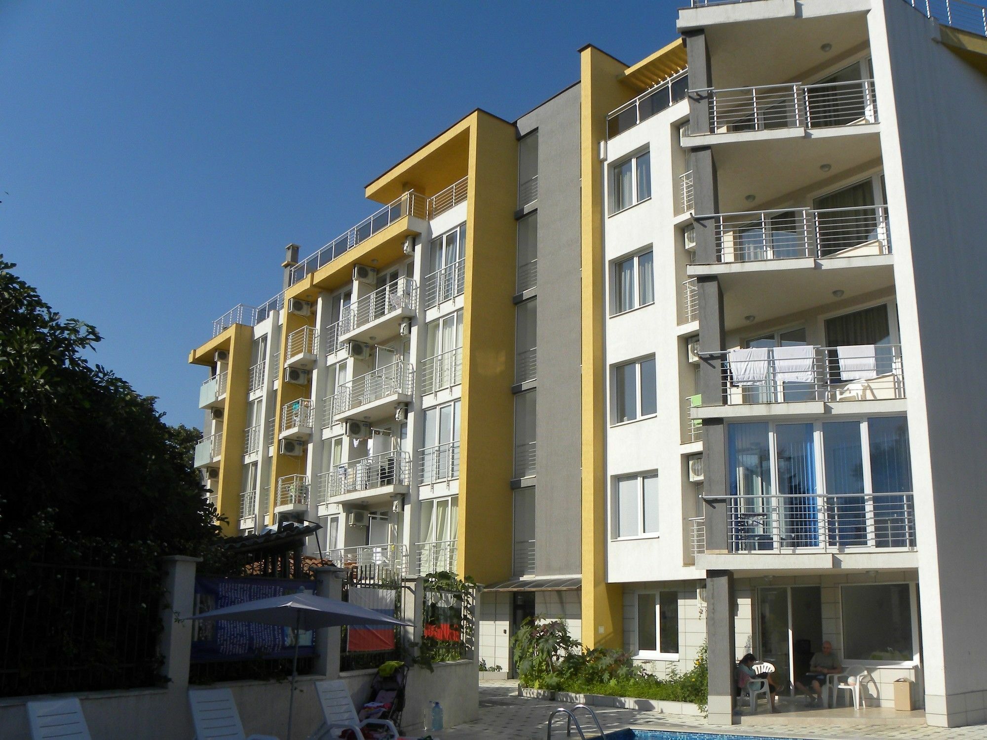 Apartcomplex New Tawn Обзор Екстер'єр фото